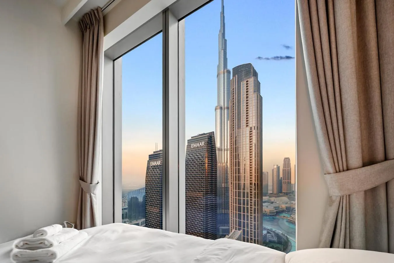 Dayf-Oli 3 Plus 1 Bedroom Stunning Full Fountain And Burj View Dubai Apartment